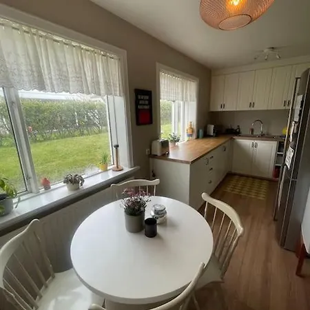Apartment Cozy Family Near Downtown Reykjavik